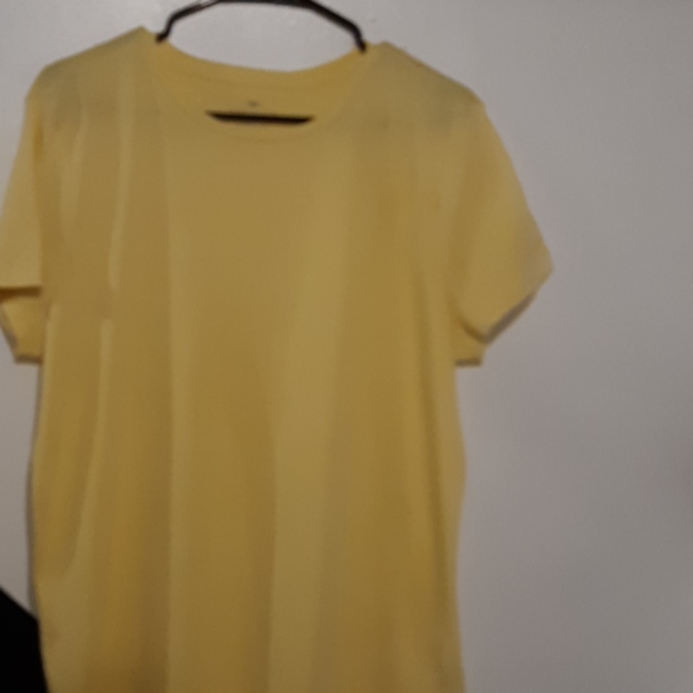 Women's yellow Tee shirt